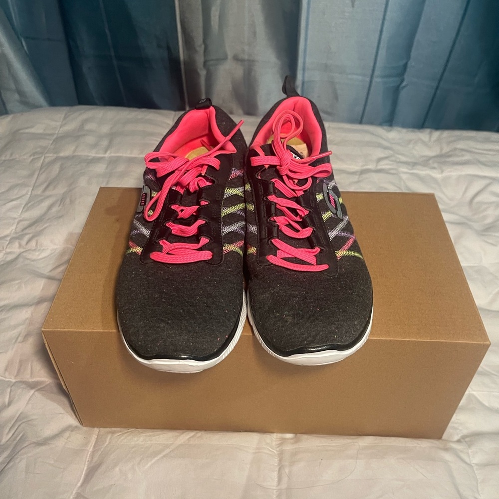 Sketchers Dark Gray Memory Foam Size 9.. Like New - image 2